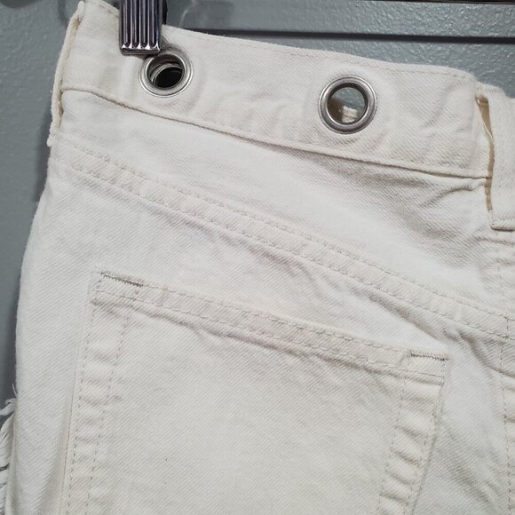 Free People We the Free Women's Cream Distressed Jean Shorts Button-Fly Sz 24 - Picture 9 of 11